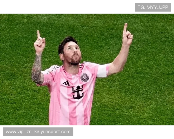 梅西训练现场变大型追星会，无数粉丝狂奔而至的奇迹瞬间